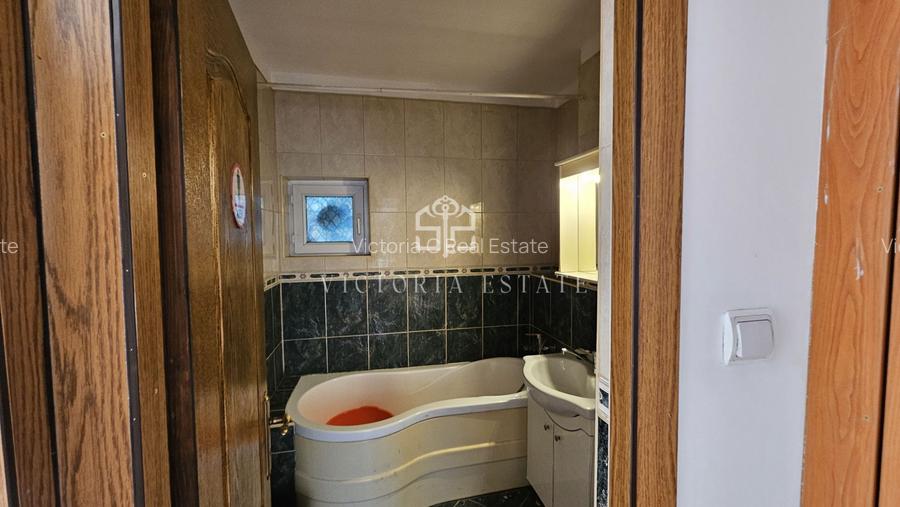 Apartament de vanzare, 3 camere decomandat.Republicii - 15
