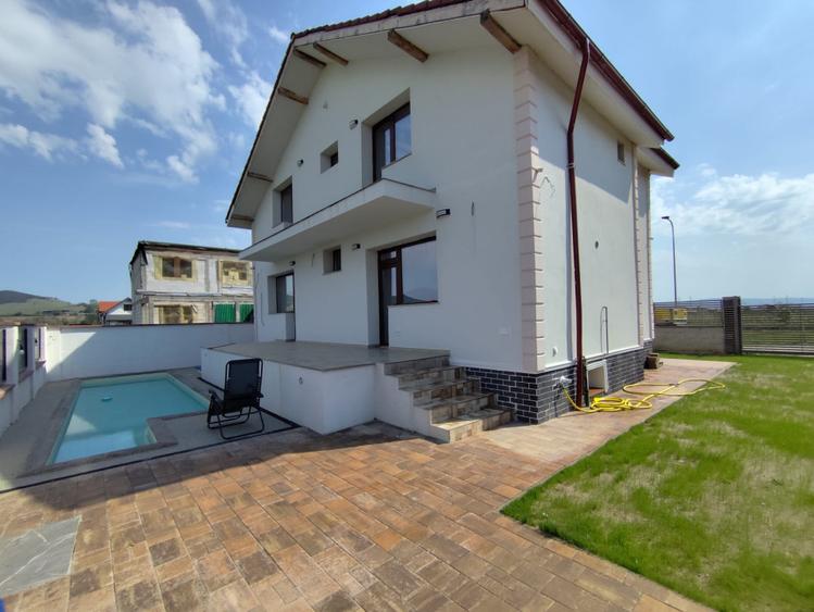 Casa Individuală 4 camere, 160mp + piscina| zona Orizont|