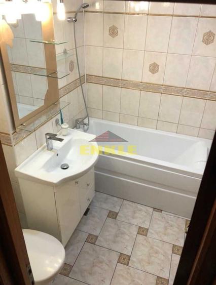 De închiriat apartament 4 camere, zona Marchian