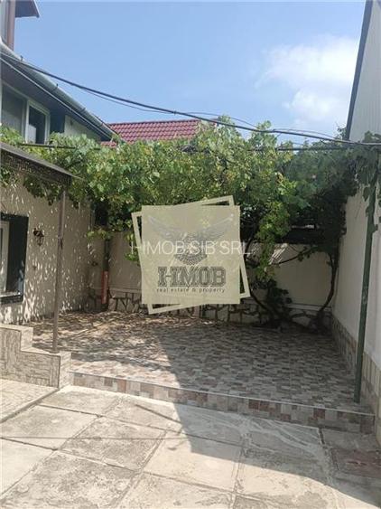 Casa cu 6 camere 2 bai si 650 mp teren in zona Calea Surii Mici - 12