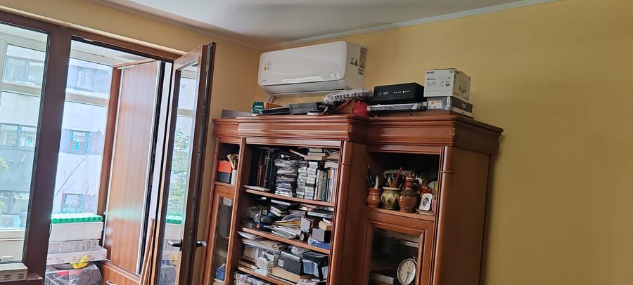 Oltenitei-Martisor, ap. 2 camere, 6/10, imbunatatiri, 110000 Euro.