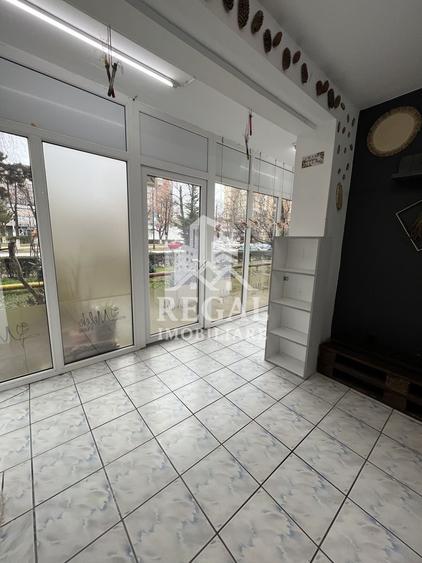 Spațiu comercial de vânzare – 47 mp utili, vitrină generoasă