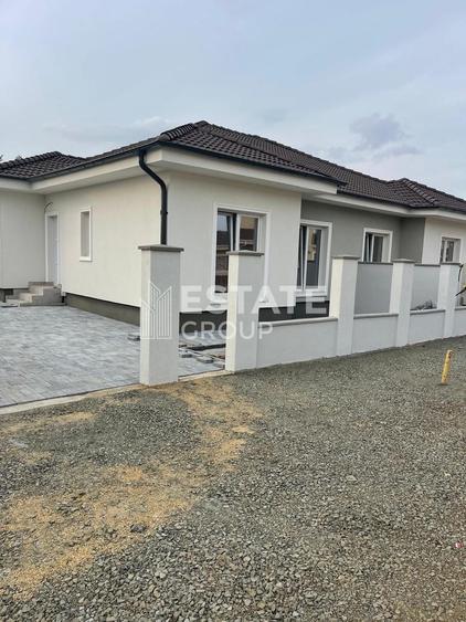 Duplex cu 4 camere pe parter