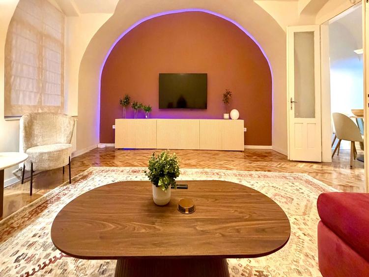 2 Camere ultracentral- Piata Unirii- renovat complet
