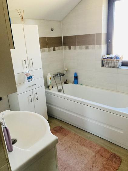 Vand casa in Sanmihaiul Roman,langa Livada Nora