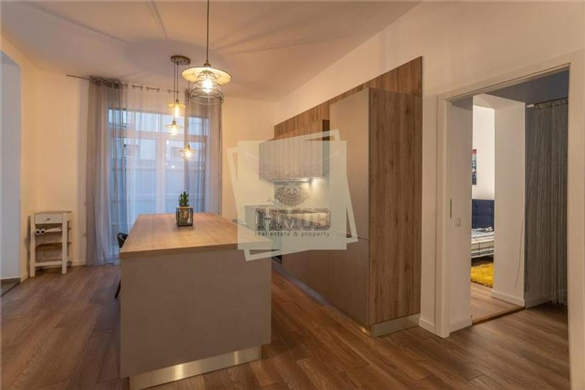 Apartament de lux 3 camere si terasa de 25 mp zona Sub Arini