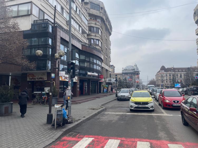 Spatiu comercial de inchiriat Piata Victoriei 3, Bloc Unirea