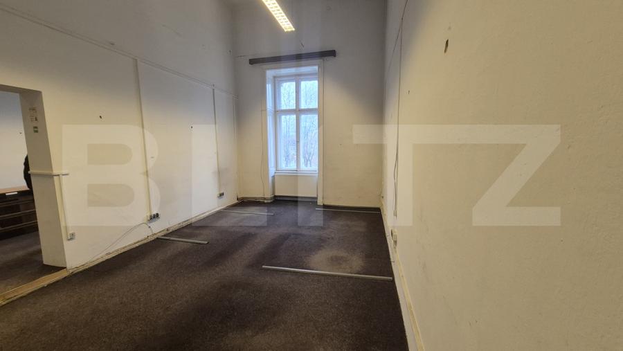 Birou de inchriat, 93 mp, zona Ultracentrala, cladire autorizata PSI