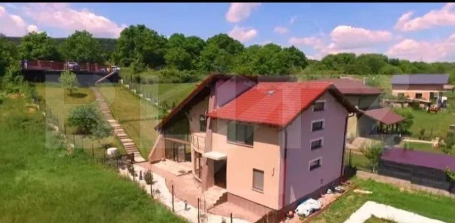 Casa individuala la cheie,160 mp utili, 2500 mp teren, zona linistita