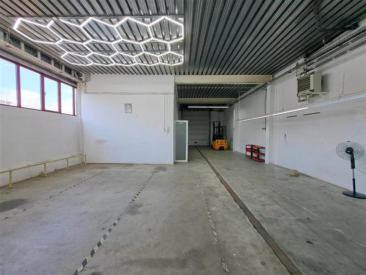 Hala, 270 mp utili, situata in cartierul Marasti!