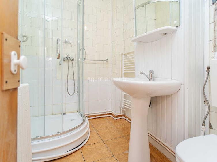 APARTAMENT  CU 3 CAMERE,  IN INIMA ORASULUI, LICEUL NATIONAL - 18