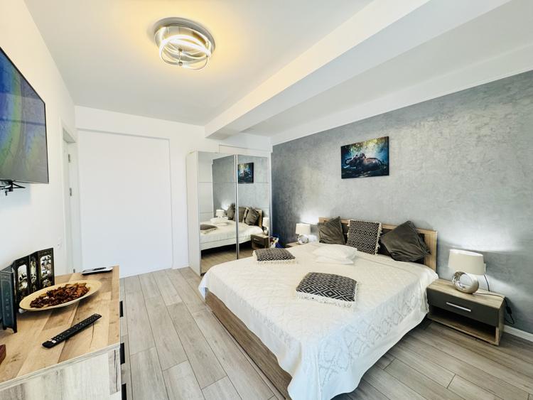 Apartament cu 3 camere complet mobilat si utilat, vedere spre Mare
