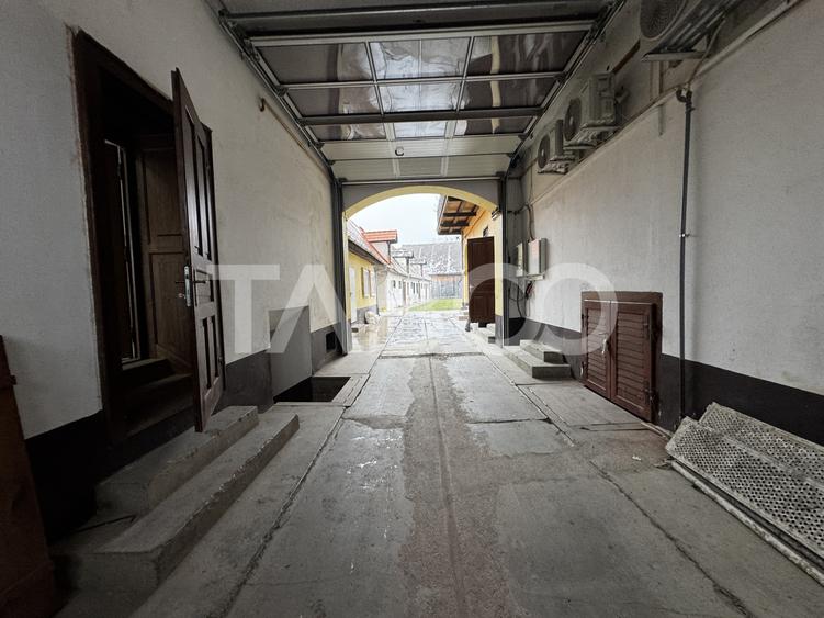 Spatiu comercial 50 mp de inchiriat in centrul Cristianului cu vad bun