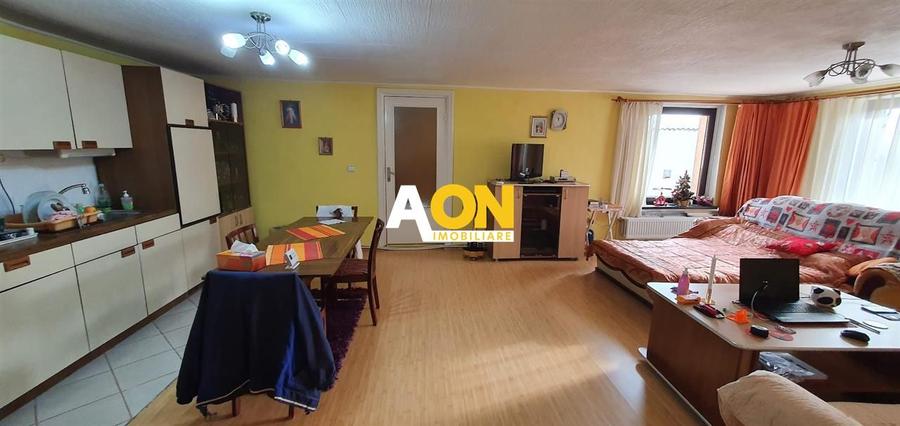 Casa cu 1064 mp teren, ideala pentru pensiune