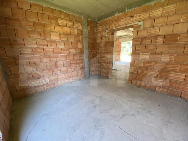 Casa familiala 3 camere, 500 mp teren, la poalele Mesesului in Zalau