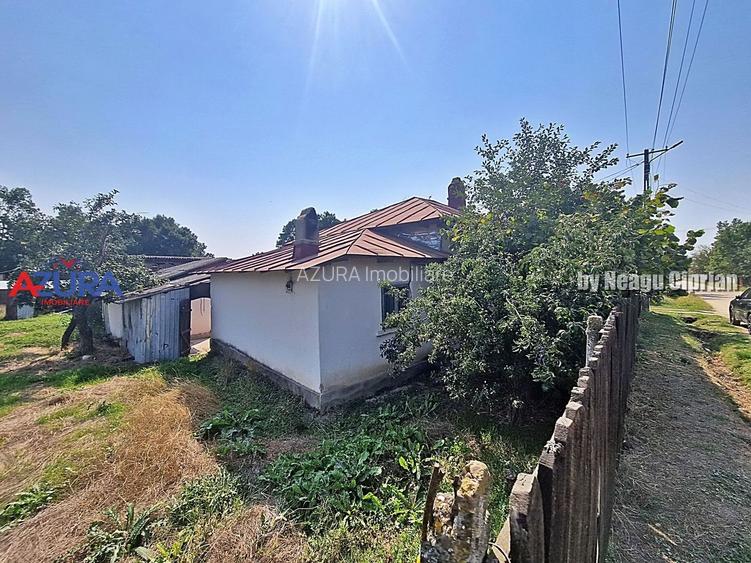 Casă 3 camere + 2.341 mp teren, zona centrală Recea, Argeș – 28.000 € - 17