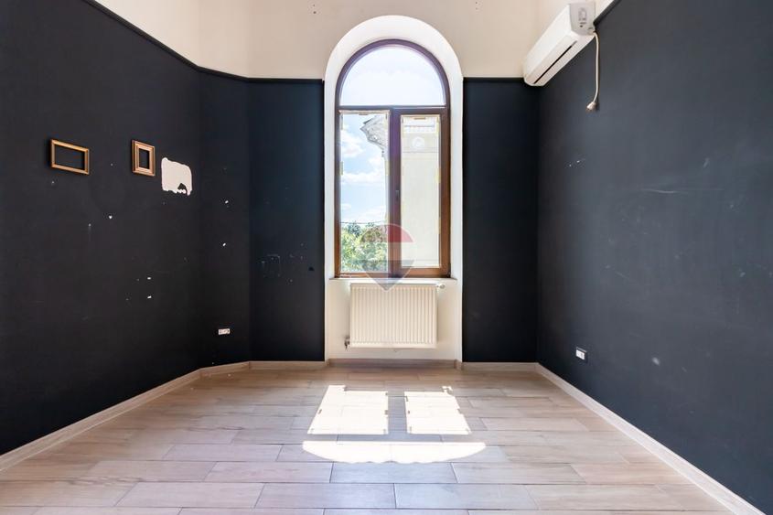 Casă D+P+E+M | 816 mp utili, 5 locuri parcare, Regina Maria