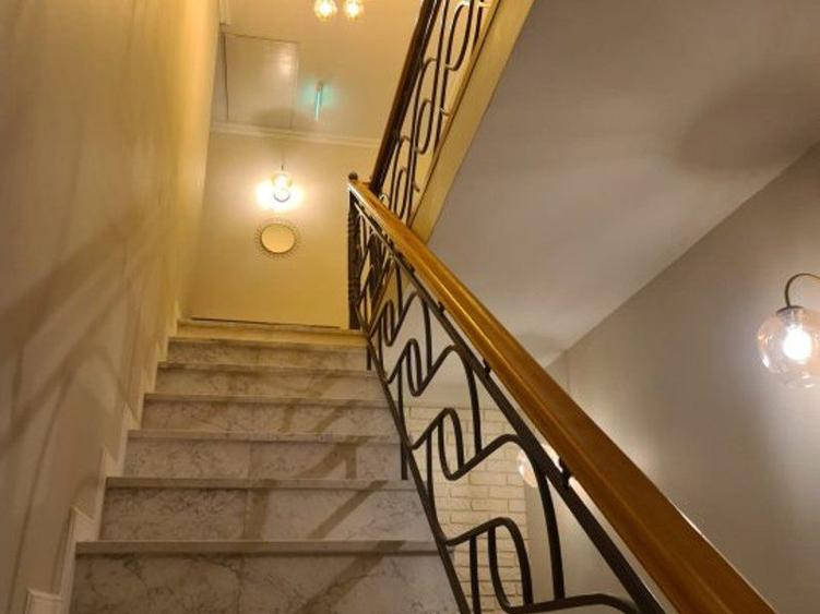 Vila P+1E, 7 camere, curte amenajata - zona Mall, George Cosbuc, 2750 E