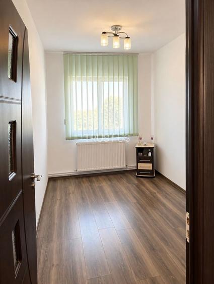 Comision 0% APARTAMENT 3 CAMERE DE VÂNZARE CALEA LIPOVEI