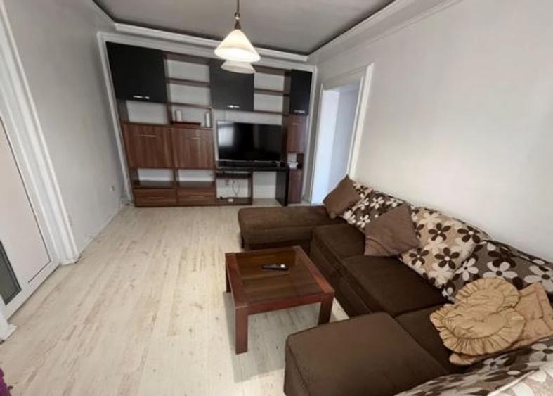 Apartament 2 Camere,Calea Mosilor,bl.1983,et.3/8,Amenajat,Liber