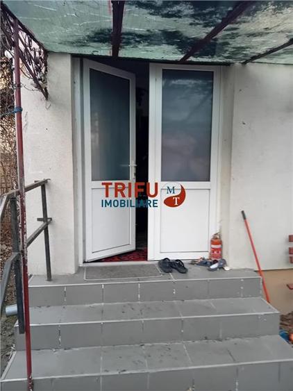 Casa de vanzare cu 3 camere  600 mp teren zona Cetate