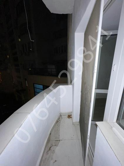 Garsoniera,rond Piata Aba Iulia-Decebal,Bdul. Unirii 75,blocul cu CEC Bank