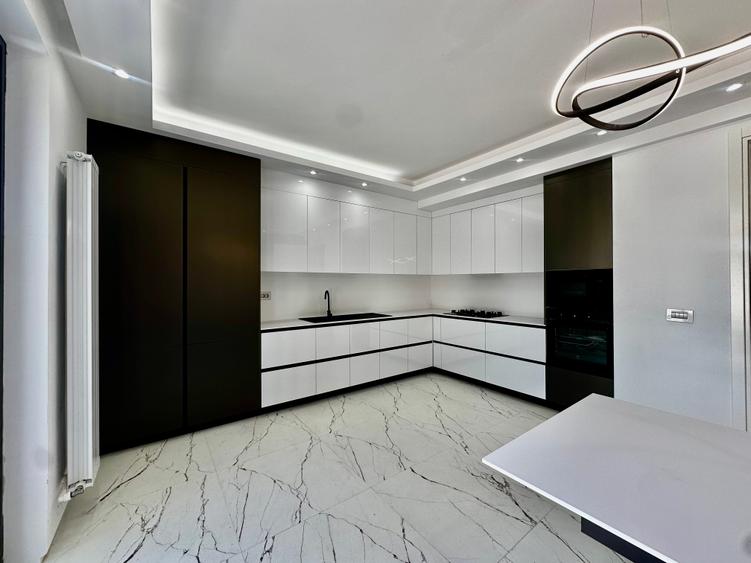 Vila individuala, 500mp, 6 camere, renovata complet, teren 1032mp, Iancu Nicolae