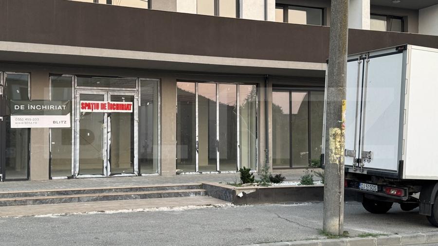 Spațiu comercial parter bloc nou, 109 mp open space, vitrină, terasă, Brestei