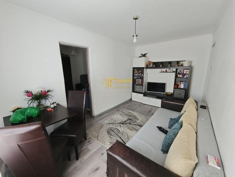 Apartament 3 camere, zona Tatarasi.