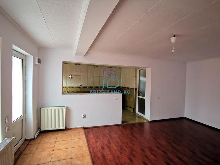 Soseaua Chitilei, Crusovat, casa P+Pod, sup. 238mp, 9 camere - 3 apartamente