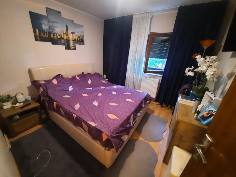 Apartament cu 3 camere decomandat, etaj 1/4, zona Alexandru cel Bun