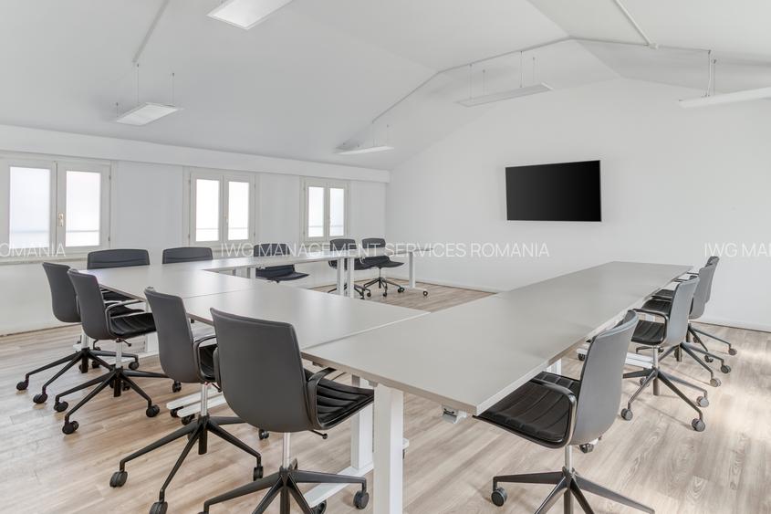 Găsiți spațiu de birou în Regus Iride Business Centre pentru 3 persoane - 7