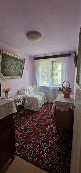 Trei camere, etajul 1, Piata Km 4-5