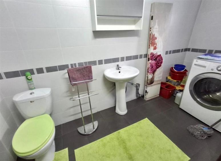 Casa de lux cu 4 camere garaj in zona Tilisca