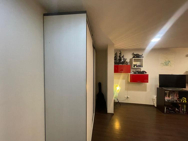 Universitatea Hyperion- Apartament 2 camere la Curte