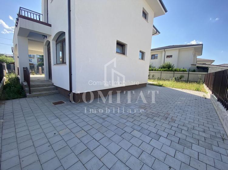Casă de vânzare | Dispunere pe 2 niveluri | Localitatea Dezmir