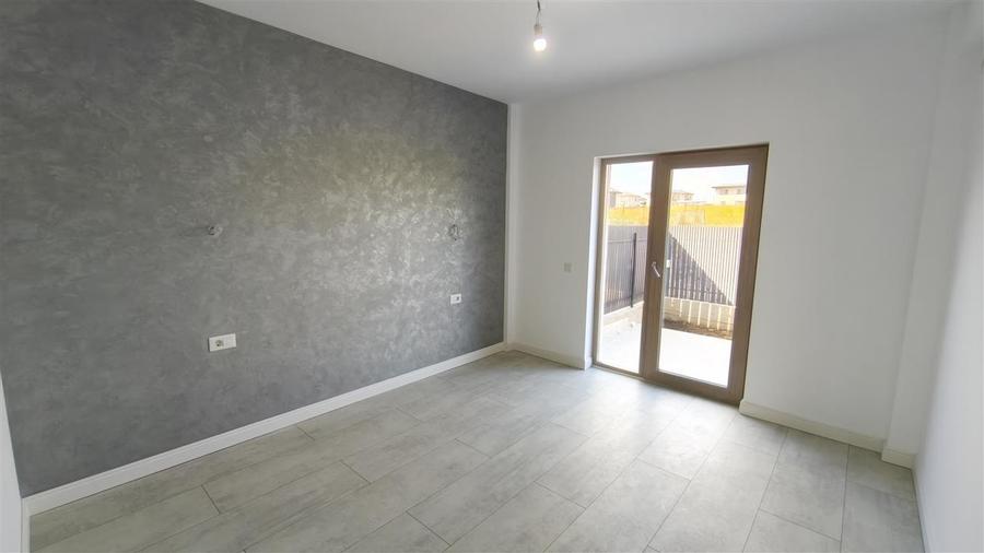 Intabulat! Apartament 3 camere cu Gradina 40mp Valea Lupului, Asfalt, Parcare