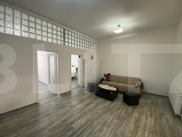 Apartament de 3 camere, decomandat, 74 mp, zona Piata Unirii