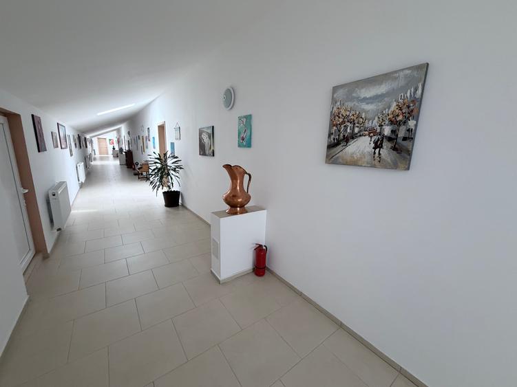 Vânzare unitate hotelieră la cheie - 770 mp. 18 camere. Lift. Parcari