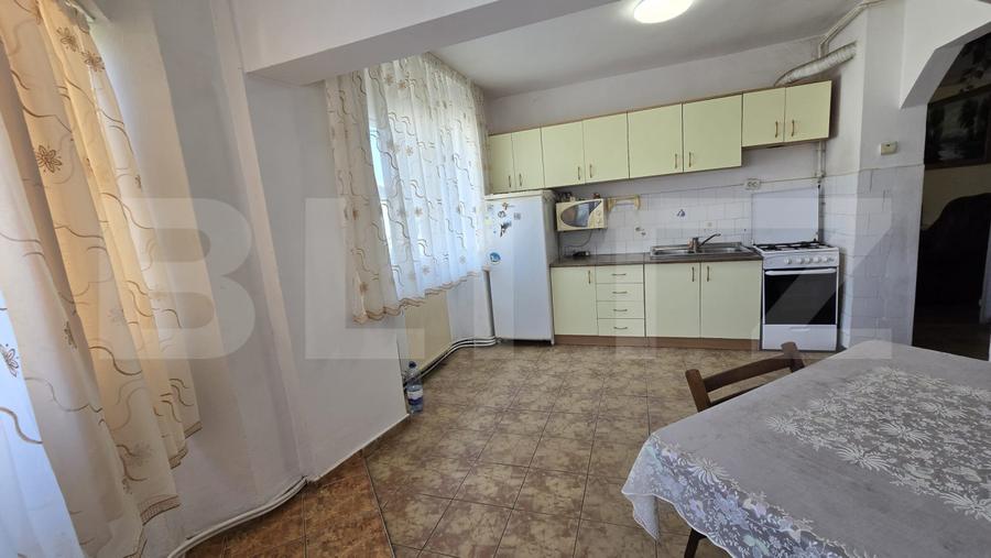 Apartament de vanzare, cu 3 camere, 95 mp, zona Micro 16