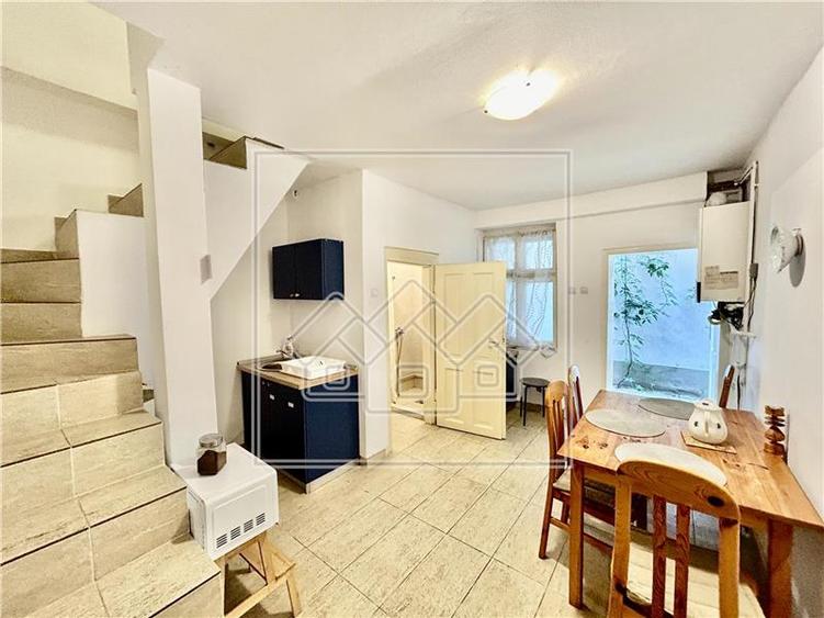 3 apartamente, pretabil investitie, cu cont de booking, zona Centrala