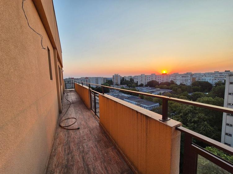 Penthouse 104,97 mp + 192,81 mp terase - piata Sudului