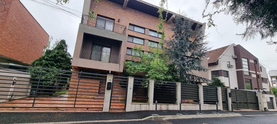Vila lux Baneasa-Lac, langa Petrom City, zona exclusivista pe malul lacului