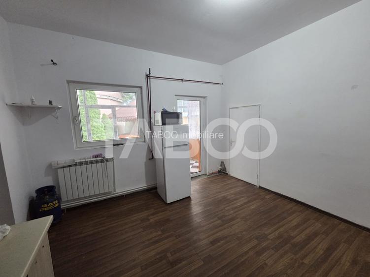 Casa 4 camere de vanzare zona Negoiu singur in curte - 8