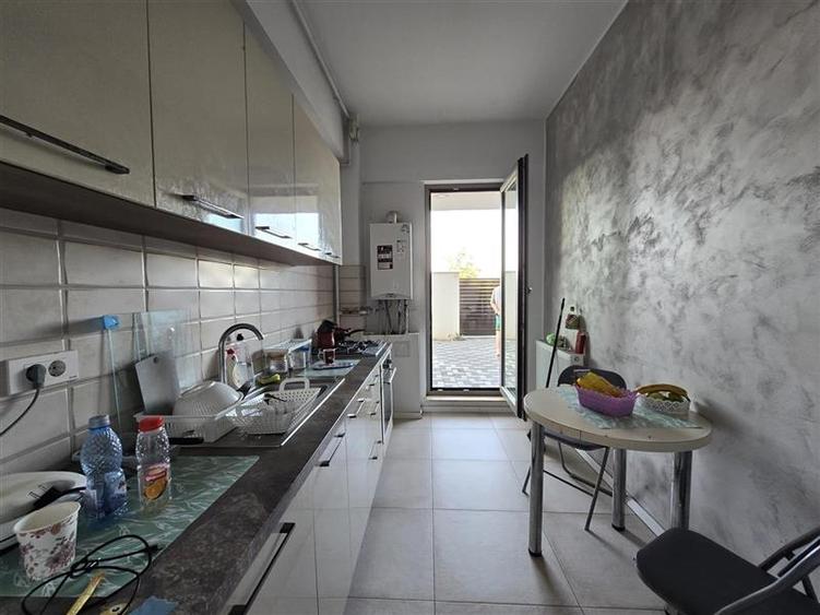 3 CAMERE + CURTE SI LOC PARCARE SECTOR 1 CHITILEI MALL COLOSSEUM