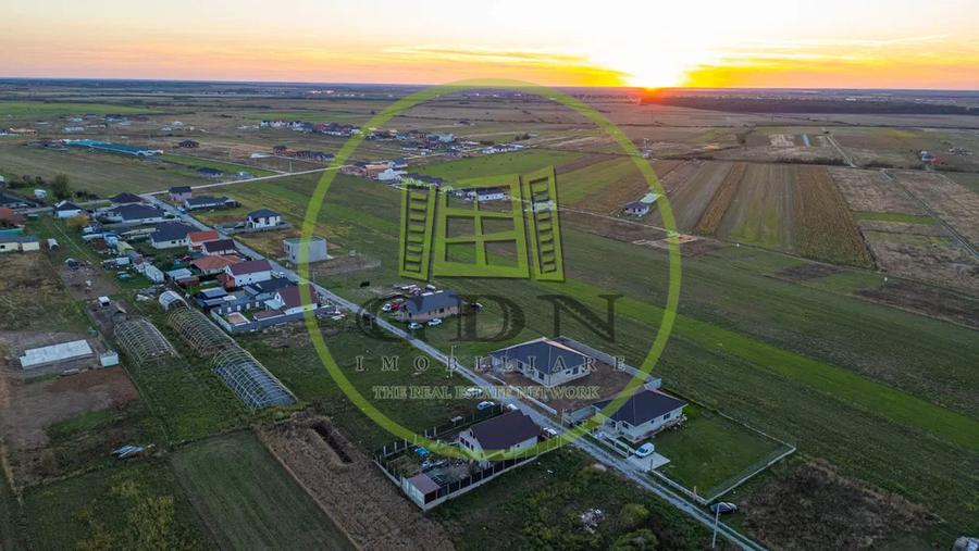Teren intravilan de vanzare in Cihei, 511 mp, cu front stradal de 17 ml
