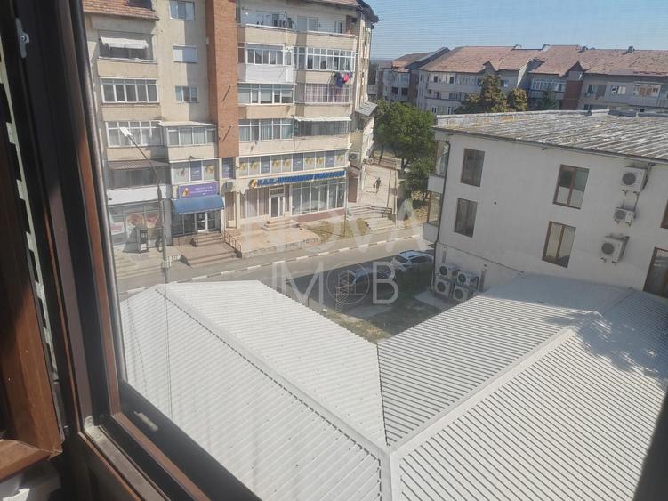 Apartament 3 camere, Dragasani