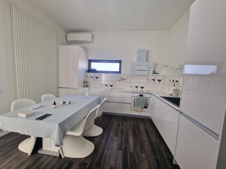Mamaia Nord - 3 camere, 3 gr sanitare-100mp, mobilat-utilat complet nou