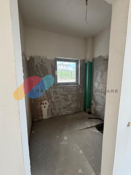 Duplex semifinisat, 120 mp utili, drum privat, zona Chinteni