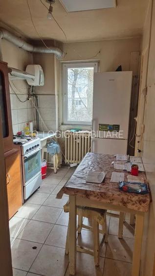 Apartament 3 camere liber la vanzare zona Piata Astra - 4